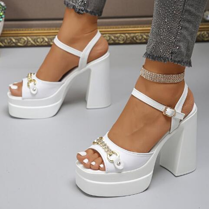 2026年夏新作 スクエアトゥ ホローチャンキーヒール レザ - Casual Sandal Leather のレビューと価格