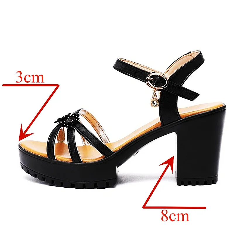 8cmの小サイズ（32-43）エレガントな花柄ソフトレザーシ - Casual Sandal Leather のレビューと価格